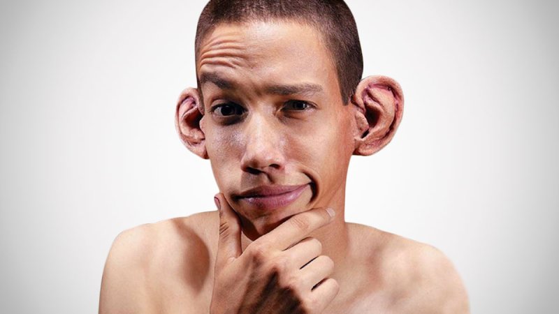 Дэниэл Кендрик лопоухий