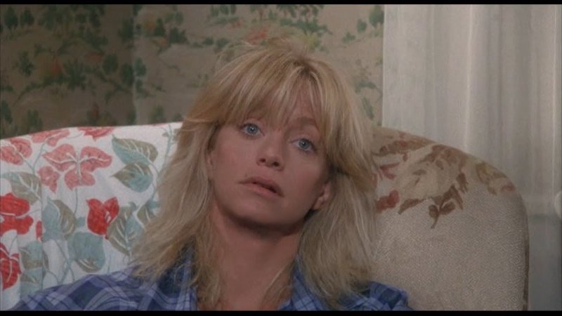 Голди Хоун человек за бортом