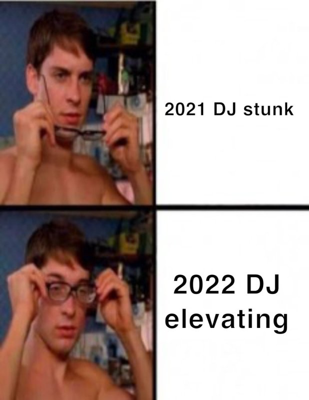 Питер Паркер надевает очки Мем