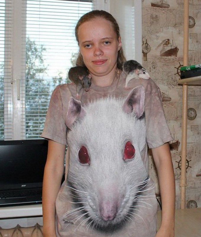 Девушка похожая на красу