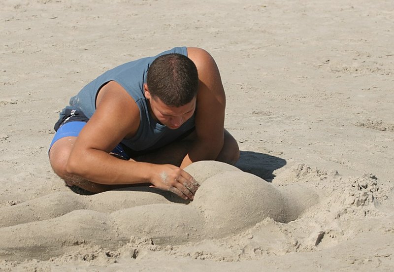 Мужики в песочнице