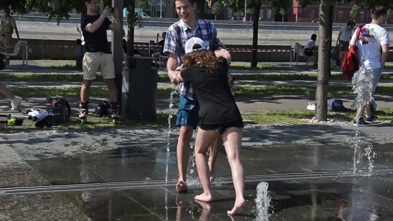 Лето жара девушки