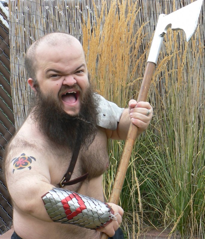 Толстый мужик с топором