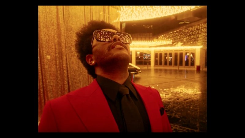 The Weeknd в очках