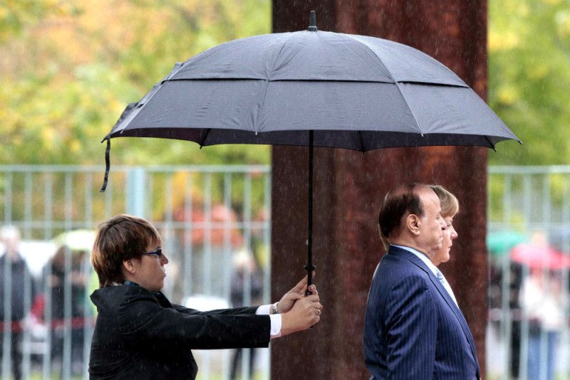 Человек с зонтиком