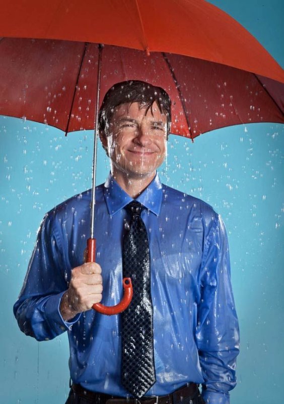 Мужчина с зонтом