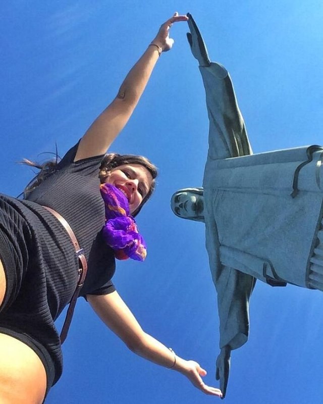 Женщина снизу