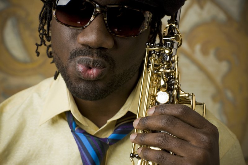 Саксофонист афроамериканец известный