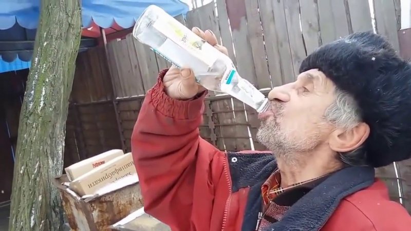Пить водку
