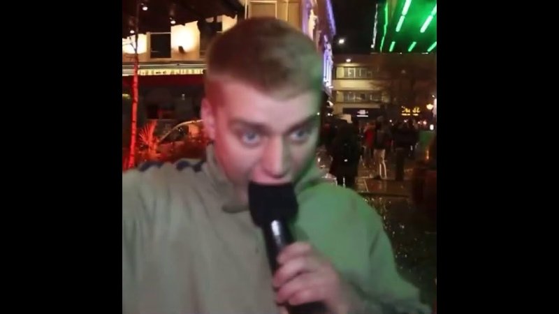 Микрофон во рту