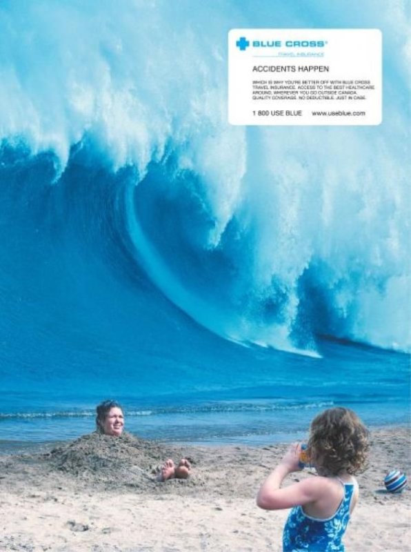 Огромная волна и человек