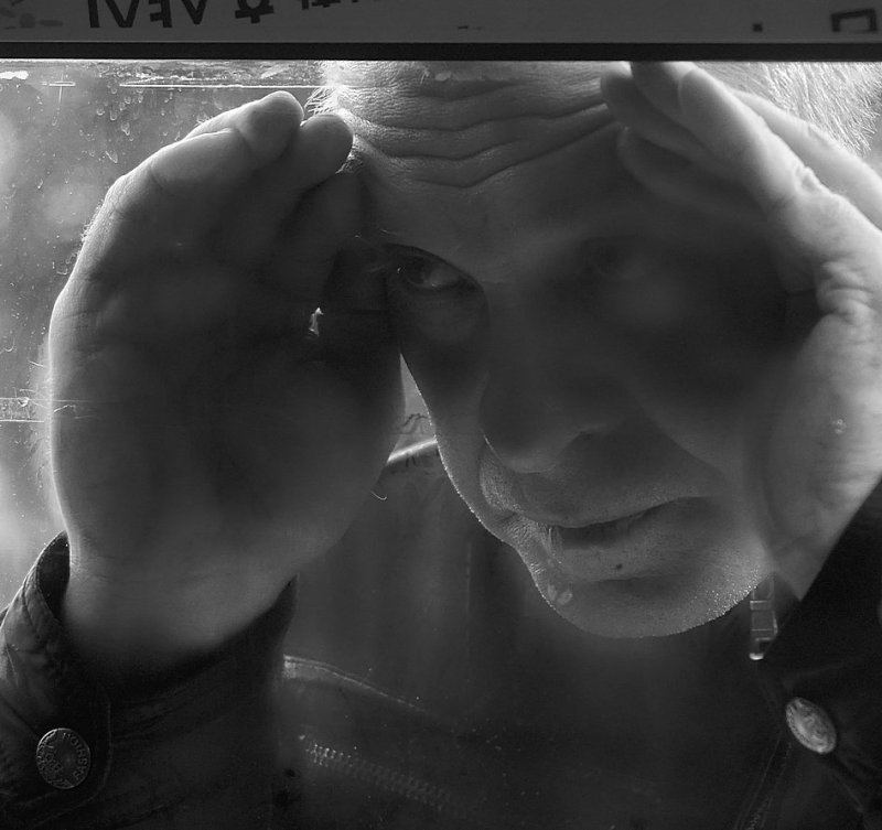 Взгляд через стекло